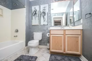 Photo #5: 6192697 Listing