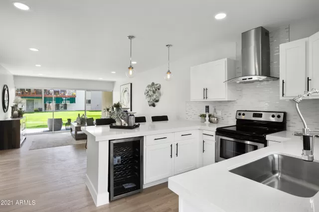 MLS: 6192738 Condo For Sale