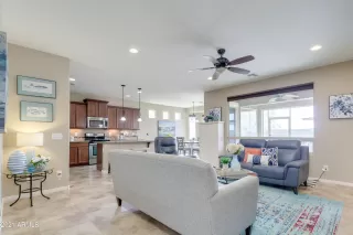 Photo #5: 6192835 Listing