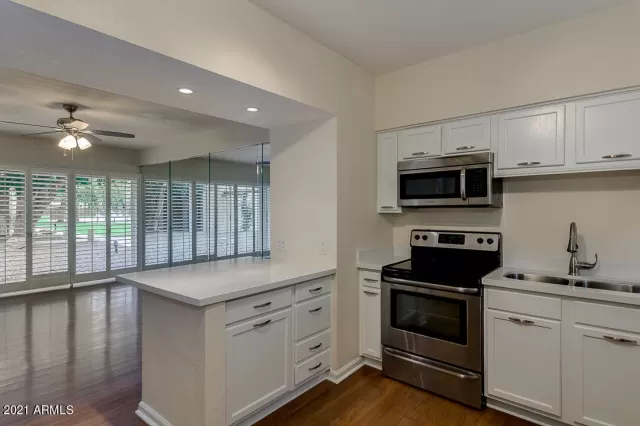 MLS: 6193255 Condo For Sale