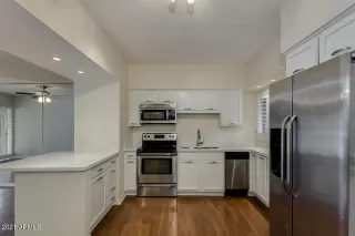 Photo #2: 6193255 Listing 