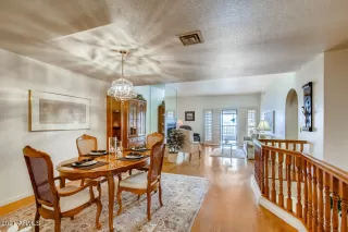 Photo #4: 6193460 Listing