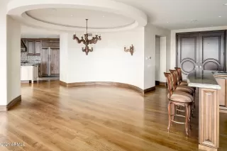 Photo #3: 6193859 Listing