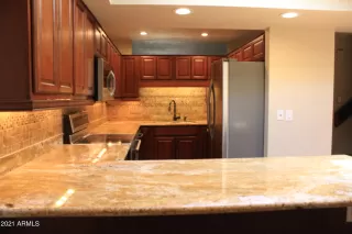 Photo #2: 6193886 Listing