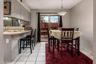 Photo #6: 6193936 Listing