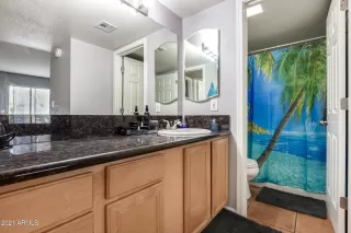 Photo #4: 6194047 Listing