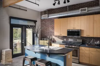 Photo #2: 6194053 Listing