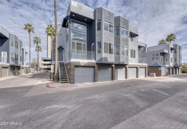 MLS: 6194083 Condo For Sale