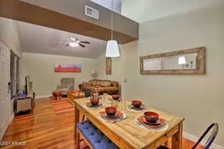 Photo #4: 6194126 Listing