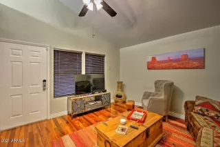 Photo #5: 6194126 Listing