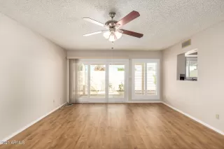 Photo #6: 6194589 Listing