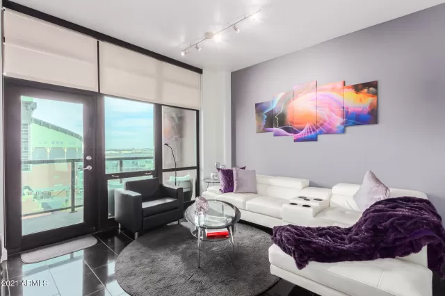 MLS: 6194966 Condo For Sale