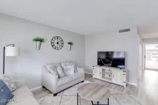 Photo #3: 6195040 Listing