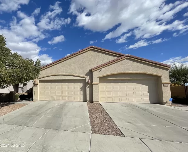 MLS: 6195062 Condo For Sale