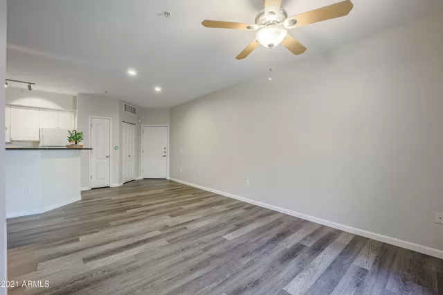 MLS: 6195278 Condo For Sale