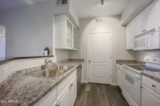 Photo #6: 6195278 Listing