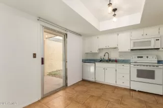 Photo #6: 6195474 Listing