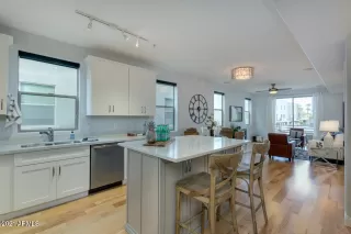 Photo #2: 6195632 Listing