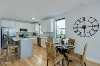 Photo #3: 6195632 Listing