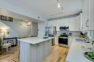 Photo #5: 6195632 Listing