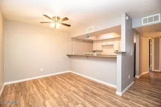 Photo #4: 6195769 Listing