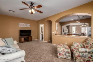 Photo #6: 6195968 Listing 