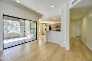 Photo #6: 6195979 Listing