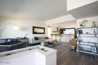 Photo #4: 6196007 Listing