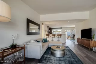 Photo #6: 6196007 Listing