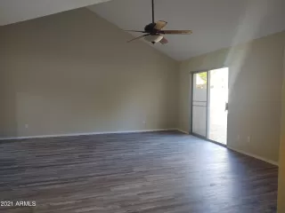 Photo #6: 6196187 Listing