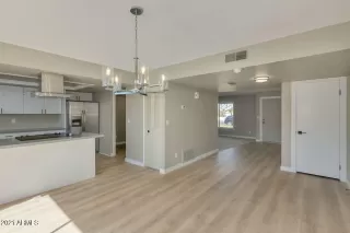 Photo #5: 6196510 Listing