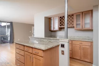 Photo #5: 6196541 Listing