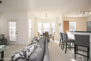 Photo #5: 6196556 Listing