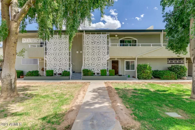 MLS: 6196746 Condo For Sale