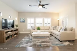 Photo #2: 6197257 Listing