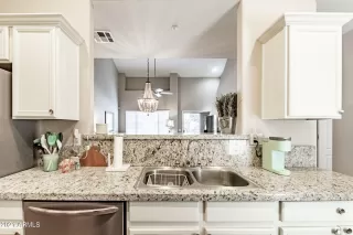 Photo #2: 6197301 Listing