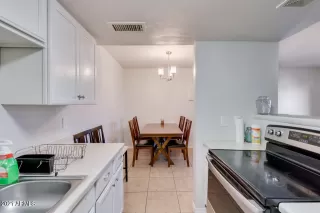 Photo #6: 6197363 Listing
