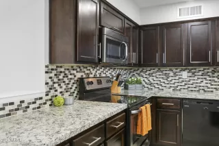 Photo #6: 6197385 Listing