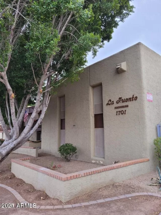 MLS: 6197479 Condo For Sale