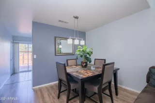 Photo #5: 6197949 Listing