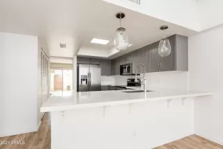 Photo #3: 6198269 Listing