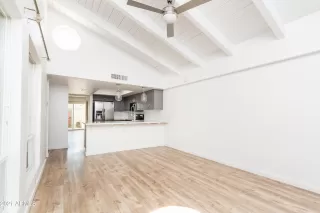 Photo #4: 6198269 Listing