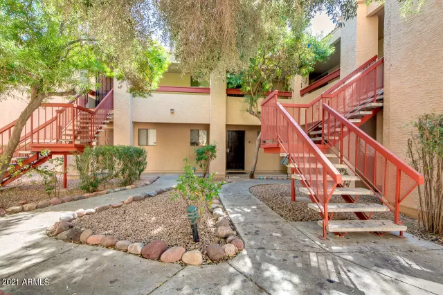 MLS: 6198395 Condo For Sale