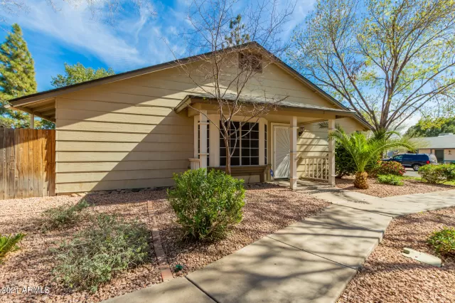 MLS: 6198525 Condo For Sale