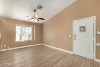 Photo #4: 6198525 Listing