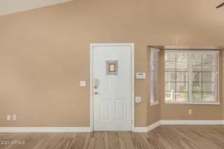 Photo #5: 6198525 Listing