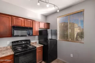 Photo #5: 6198560 Listing