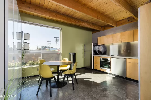 MLS: 6198578 Condo For Sale