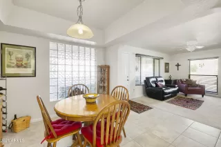 Photo #5: 6198795 Listing