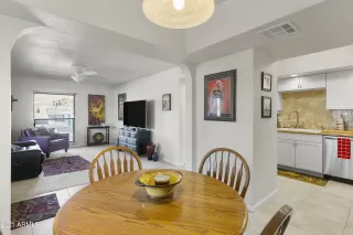 Photo #6: 6198795 Listing